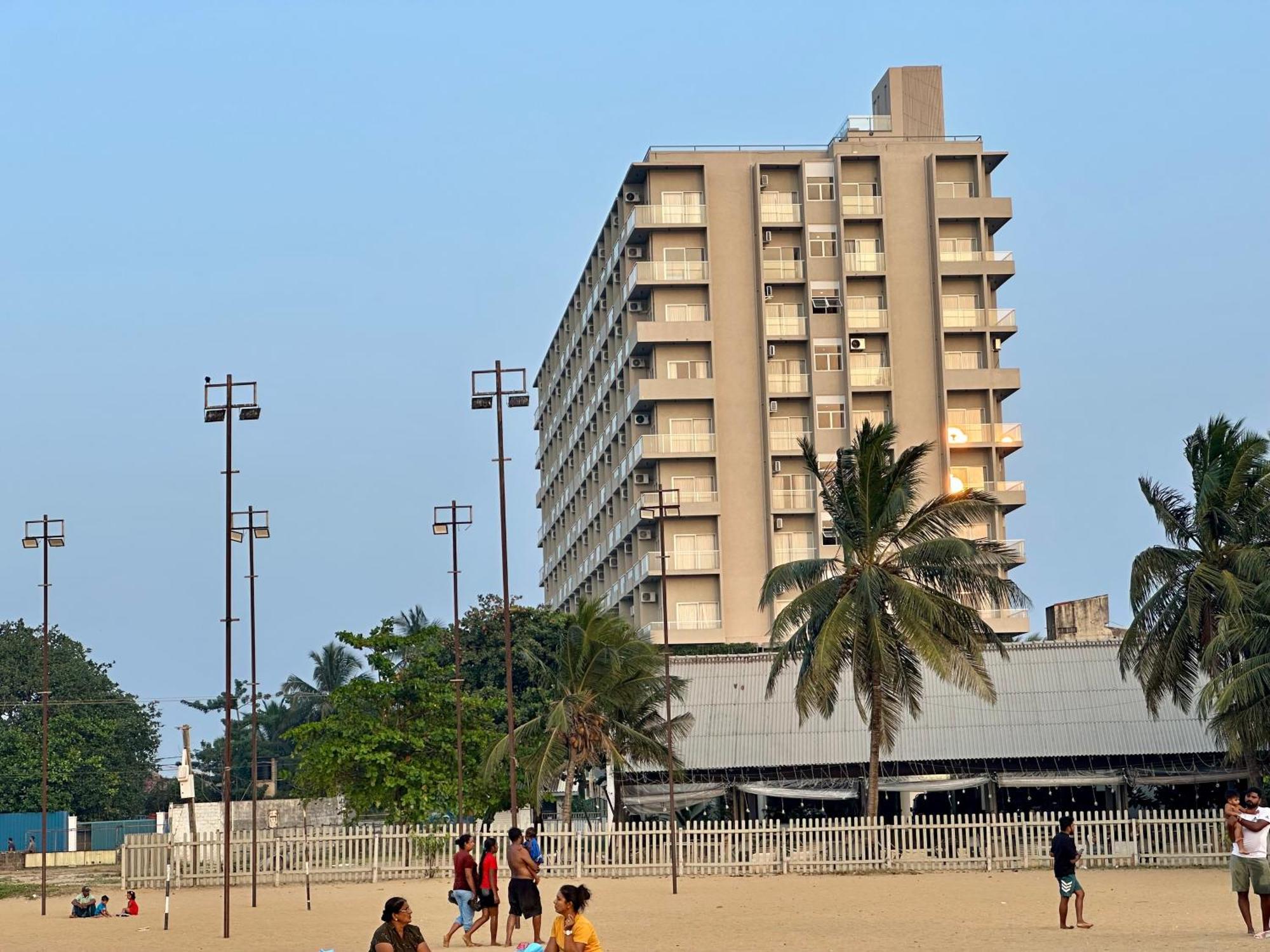 Ocean Breeze Hotel Residencies Britlanka Apartments Negombo Exteriér fotografie